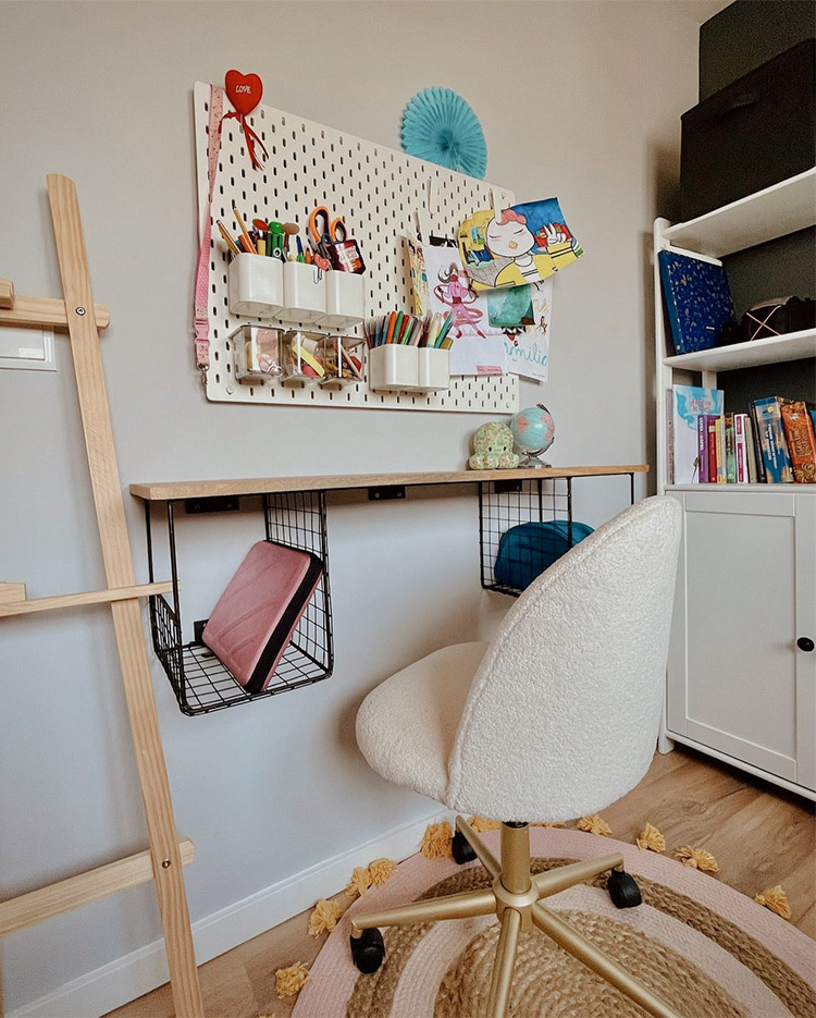 habitación-infantil-escritorio-rincon-de-pintar-reformas-con-eva-interiorismo-servicios-de-decoracion