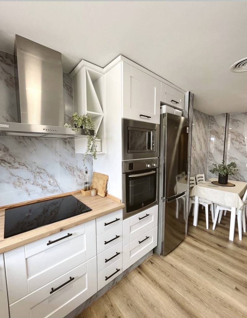cocina reformada en Castellón con diseño moderno y funcional