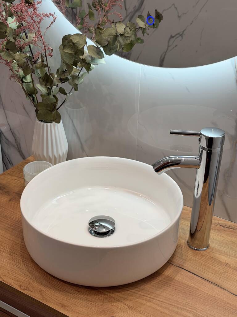 Antes y después de reforma de baño en Castellón con cambio total de diseño